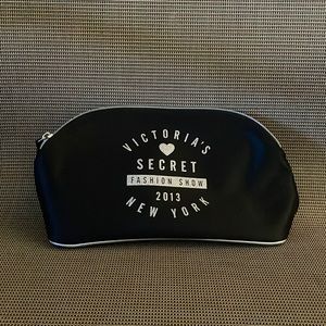 VS black clutch